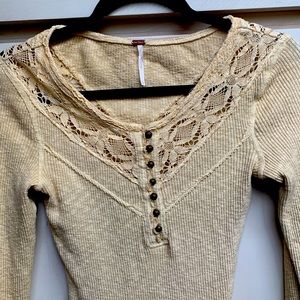 Women’s Free People long sleeve beige top size S